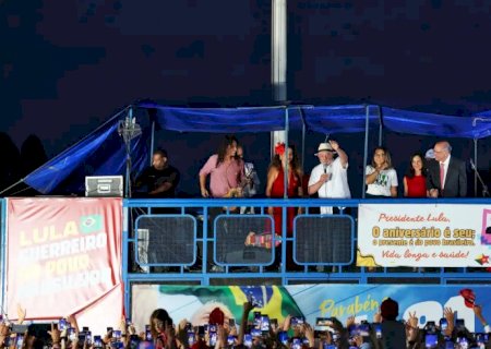 “Ato vergonhoso', diz Lula sobre fuga de Flávio Bolsonaro