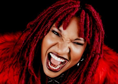 Larissa Luz traz lado roqueiro de Gilberto Gil para Campo Grande