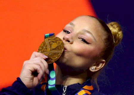 Flávia Saraiva brilha na trave e conquista o bronze no Mundial de ginástica