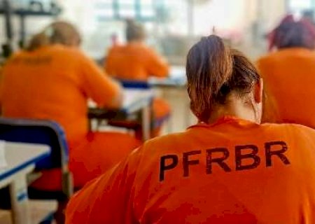 Em MS, 4,3 mil detentos fazem provas para concluir estudos em pres&iacute;dios
