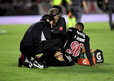 Paulo Henrique é substituído com dores na região do abdômen e preocupa o Vasco; veja vídeo