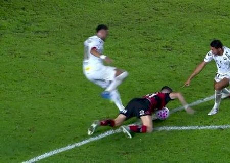 CBF divulga análise do VAR em expulsão e pênalti de Jorginho no Santos x Flamengo; veja
