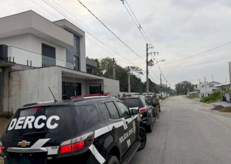 Pol&iacute;cia prende suspeitos de desviar R$ 655 mil de banco em MS