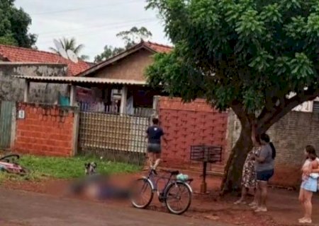 Mulher &eacute; morta a tiros em meio a suspeitas de disputa entre fac&ccedil;&otilde;es
