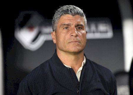Vasco escala time misto contra o Flamengo; veja o time